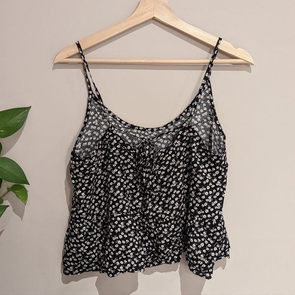 NWOT Floral Hollister crop top - Picture 2 of 3